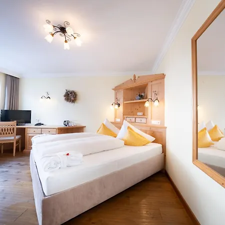 Hotel Trisanna-3